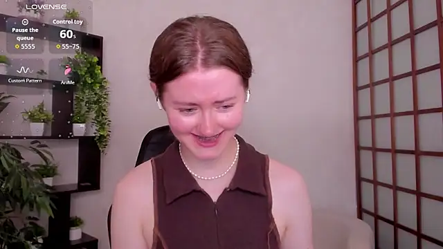 KateCuddle live