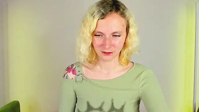 LikiLips profile