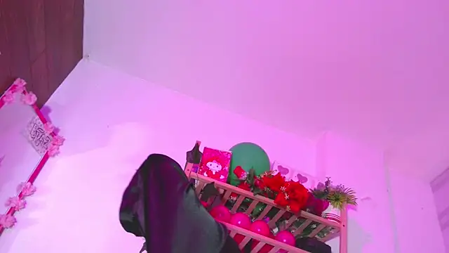 petite_coral live