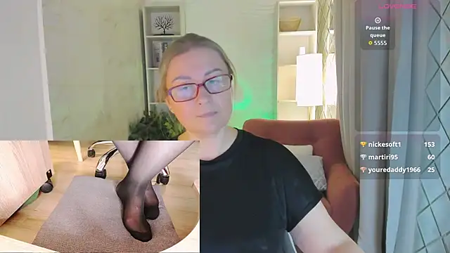 Alexandra_Kind live