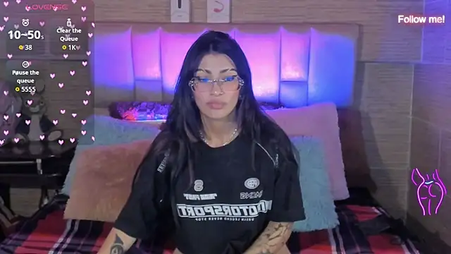 mia_devine_ live