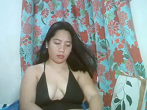 LOVENAYRA1 live