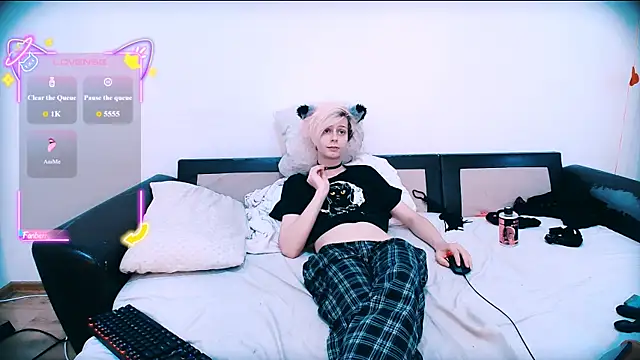 Littlepinkcat live