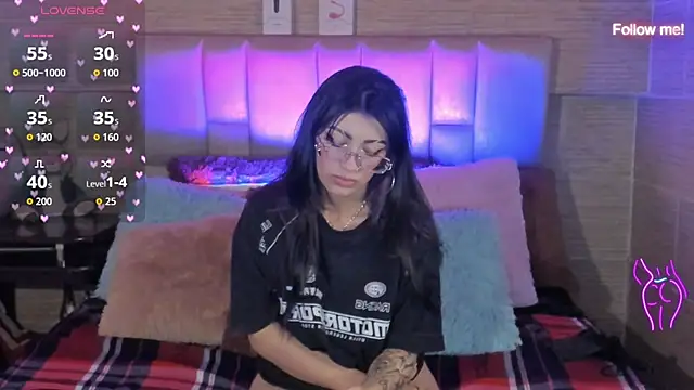 mia_devine_ live