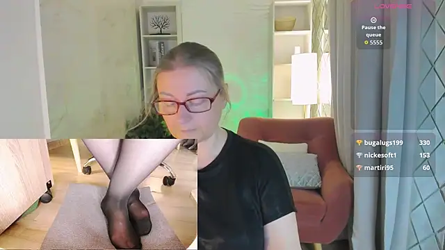 Alexandra_Kind live