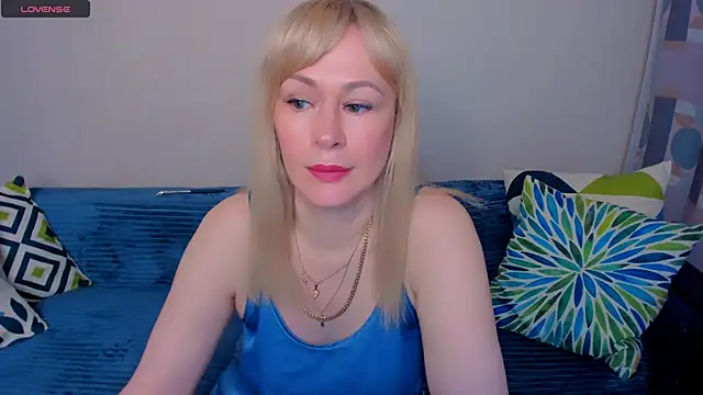 EllenMoore live