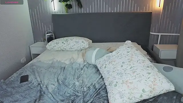 Mary_Holland live