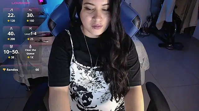 LauraHawkes live