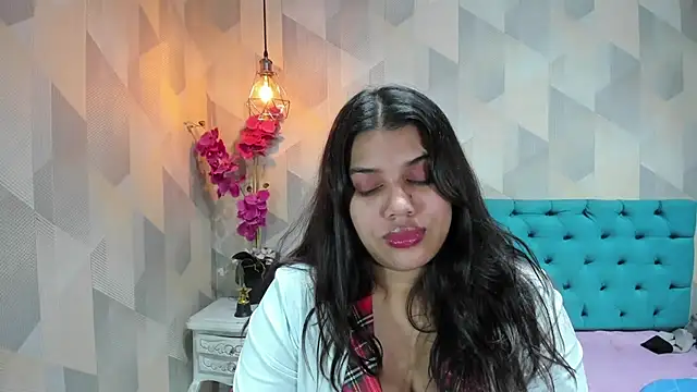 LindaBreeS live