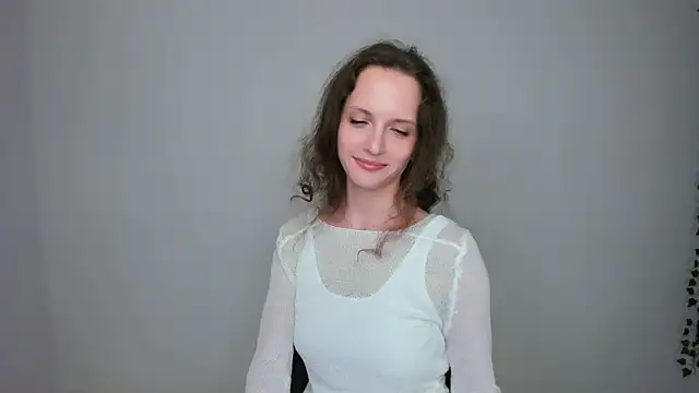 Ariadna_Shy live