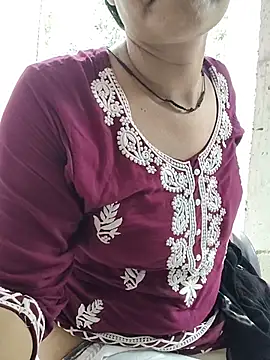 Miss_Sakina live