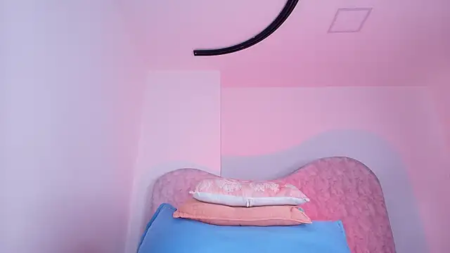 naomi_kyse live