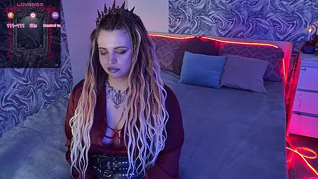 Miss_Maya_Mils live