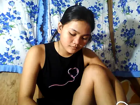 PinaySkinnyJust18 live