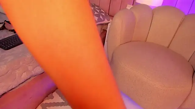 Elizabeth_rochee live
