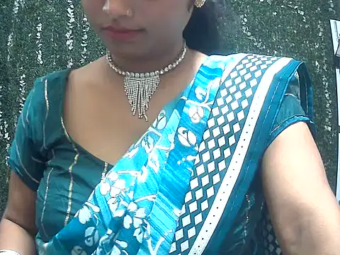 Ruhi_Hotty live