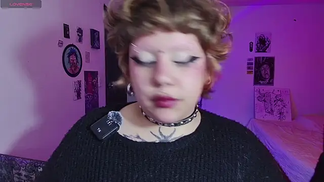 Sabrina_scarlett live