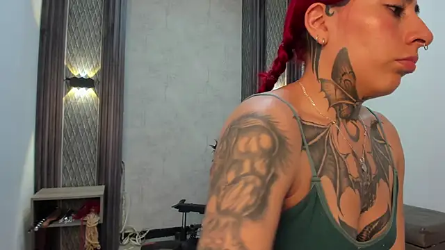 selene_red_ live