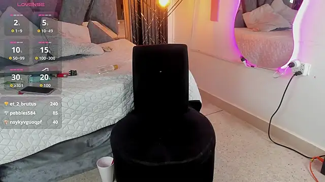 Miia_Deluxe live