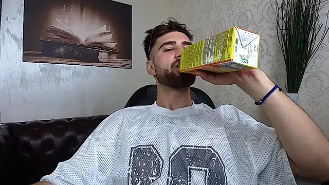 KyloEast live