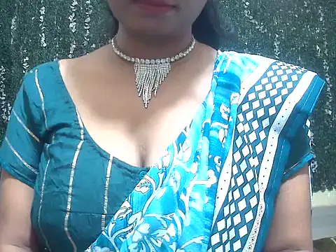 Ruhi_Hotty live