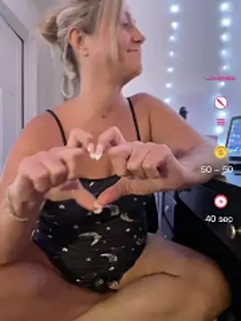 FoxyMillie live