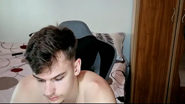 BradyFlint live