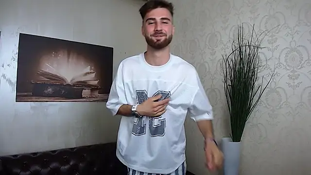 KyloEast live