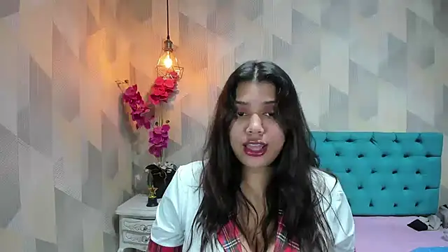 LindaBreeS live