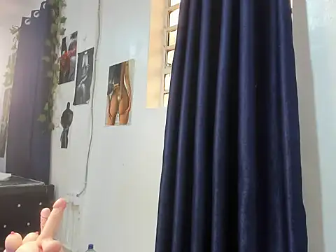 tinydolll live