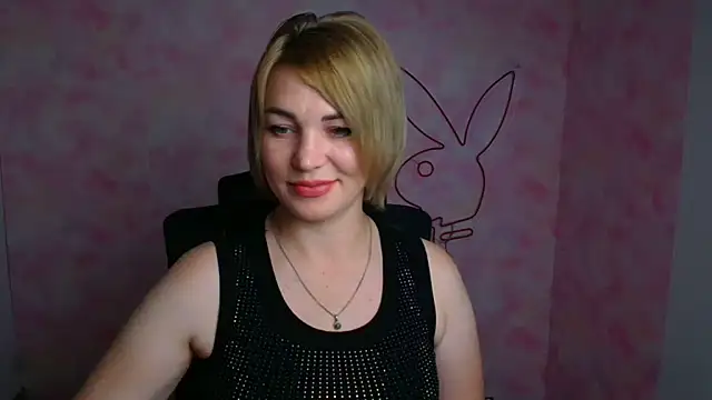 CuttieEmma live