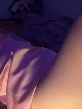 Chloe-2h live