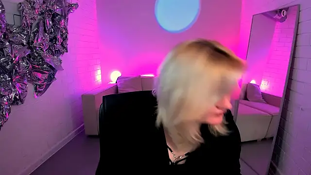 KathyBriggs live