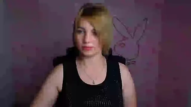 CuttieEmma live