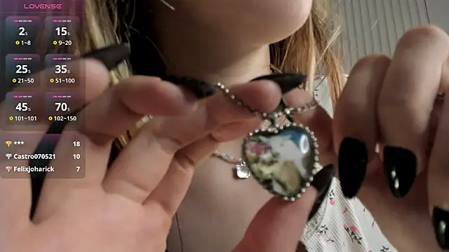 Vanessa_Walters live