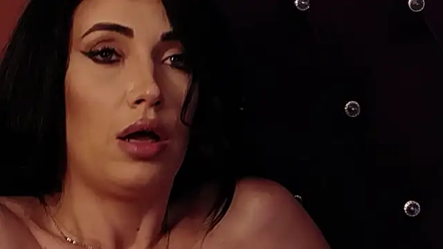 StephanyMillan live
