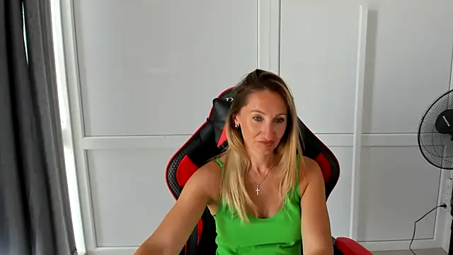 LilyDreamm live