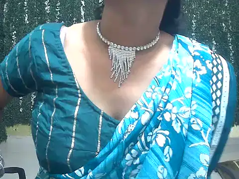 Ruhi_Hotty live