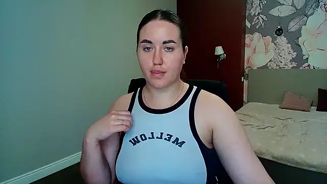 Roxie_Bradley live