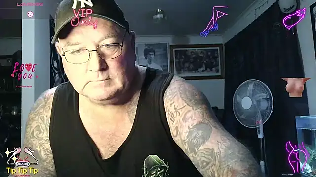KINKYBLUEYES69 live