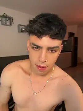 aronnhidden live