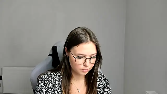 Regina_cute_ live