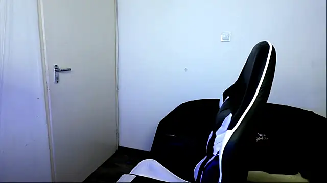 ShyHotNerd live