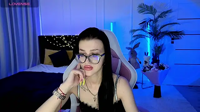 Ariella_Me live