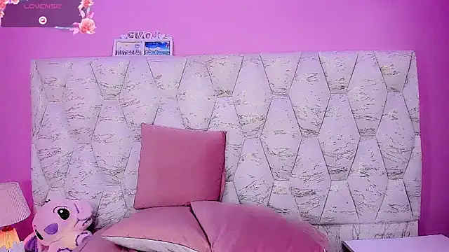 Lexxy_Mattell live