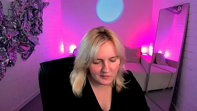 KathyBriggs live
