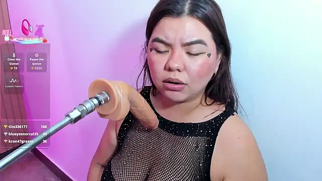klhoe_boobs live