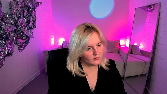 KathyBriggs live