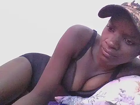 ebonypetite2 live