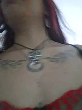 carolinerue live